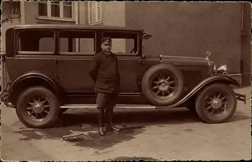 Foto Ak Automobil, Georg Lohsack, Chauffeur, Fahrer