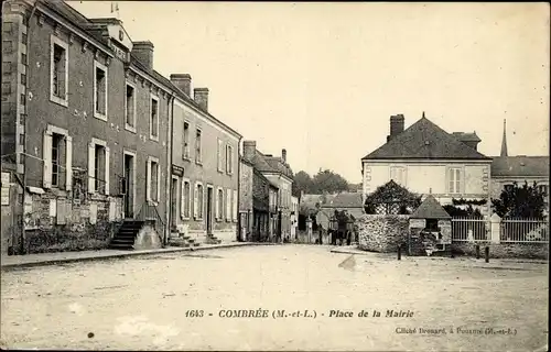 Ak Combrée Haut Anjou Maine et Loire, Place de la Mairie