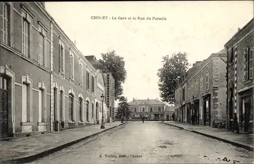 Ak Cholet Maine et Loire, La Gare, La Rue du Paradis