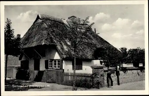 Ak Ostseebad Dierhagen, Reetdachhaus