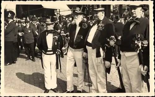 Foto Ak Schützen in Festkleidung, Schützenfest