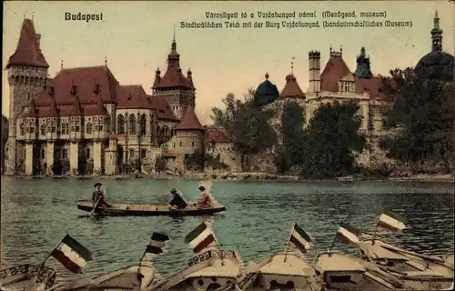 Ak Budapest Ungarn, Stadtwäldchen Teich mit der Burg Vajdahunyad