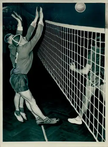 Foto Oranienburg, Handball, Sowjet. Armeeauswahl geg. Oranienburg, 16.11.1955, Comeniusschule