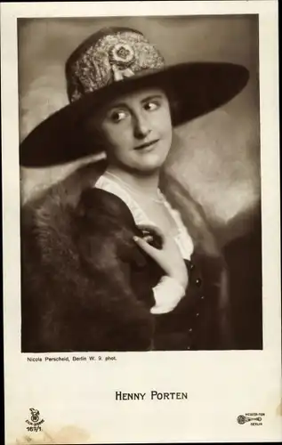 Ak Schauspielerin Henny Porten, Portrait, Hut
