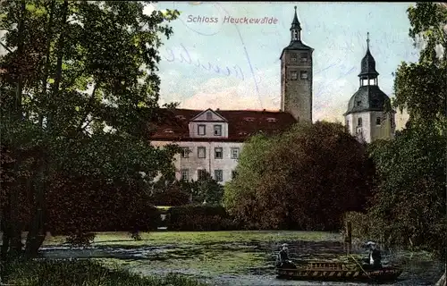 Ak Heuckewalde Gutenborn im Burgenlandkreis, Schloss, Boot