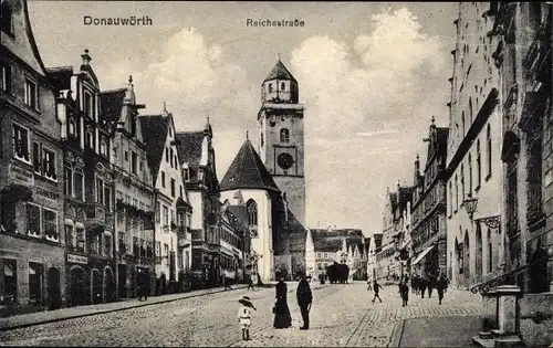 Ak Donauwörth, Reichstraße, Passanten