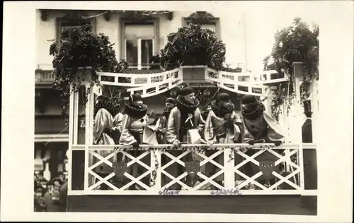 Foto Ak Karneval 1922, Festwagen, Menschen in Kostümen