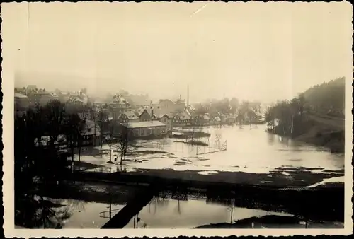 Foto Unbekannter Ort, Hochwasser, Ortsansicht