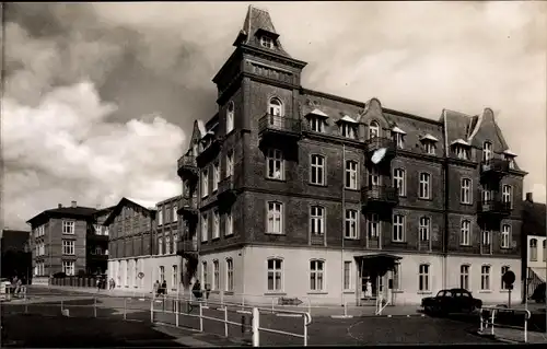 Ak Westerland auf Sylt, Haus Wiesbaden, Dt. Gesellschaft f. Kaufmanns u. Erholungsheime e.V.