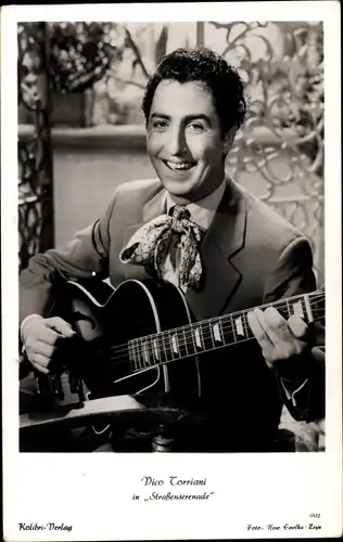 Ak Schauspieler und Sänger Vico Torriani, Portrait mit Gitarre, Santa Lucia, Straßenserenade
