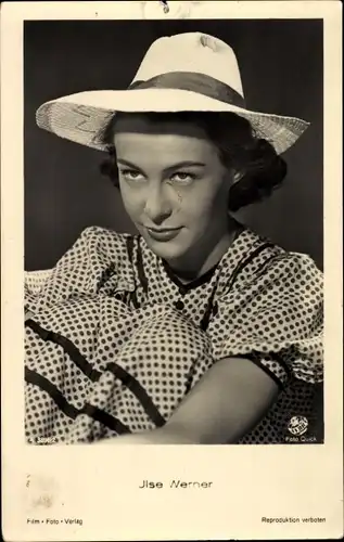 Ak Schauspielerin Ilse Werner, Portrait mit Hut