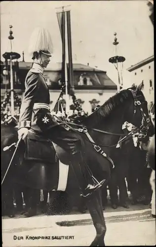 Ak Kronprinz Wilhelm von Preußen, Portrait in Paradeuniform auf einem Pferd, Mérite Orden