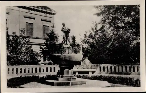 Ak Fürstenwalde an der Spree, Brunnen, Gartenpartie