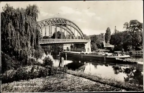 Ak Fürstenwalde an der Spree, Kaiser Wilhelm Brücke, Lastkahn