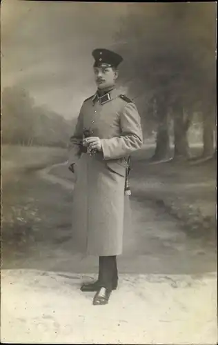 Foto Ak Deutscher Soldat in Uniform, Unteroffizier E. Seeck, Mantel, 1914-1915