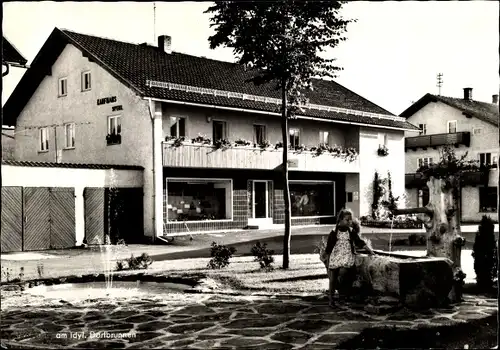 Ak Drachselsried Niederbayern, Mädchen am Dorfbrunnen