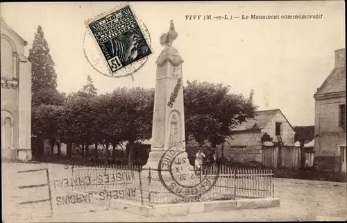 Ak Vivy Maine et Loire, Le Monument commemoratif