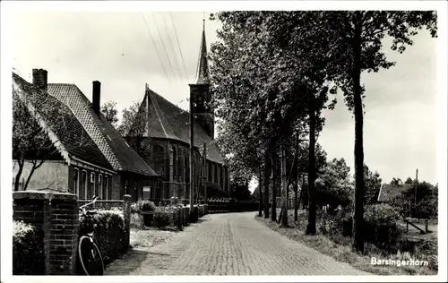 Ak Barsingerhorn Nordholland Niederlande, Straßenpartie, Kirche