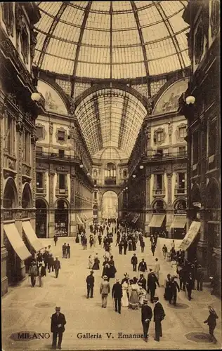 Ak Milano Mailand Lombardia, Galleria Vittorio Emanuele, Innenansicht