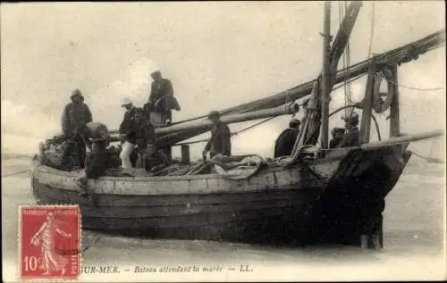 Ak Luc sur Mer Calvados, Bateau attendant la maree