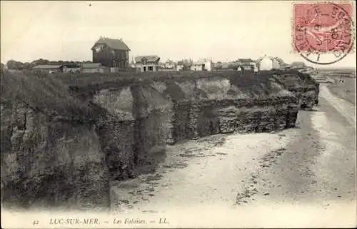 Ak Luc sur Mer Calvados, Les Falaises