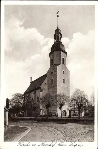 Ak Naunhof in Sachsen, Straßenpartie mit Kirche