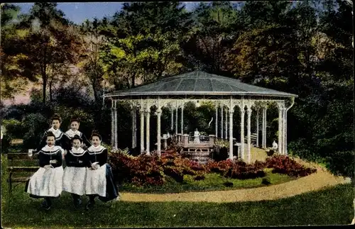 Ak Bad Nauheim, Brunnenmädchen am Karlsbrunnen, Pavillon