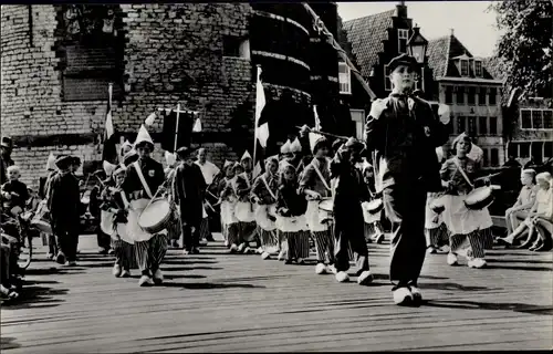 Ak Hoorn Nordholland Niederlande, Dans-drum en showband West-Friesche Boertjes, Fest