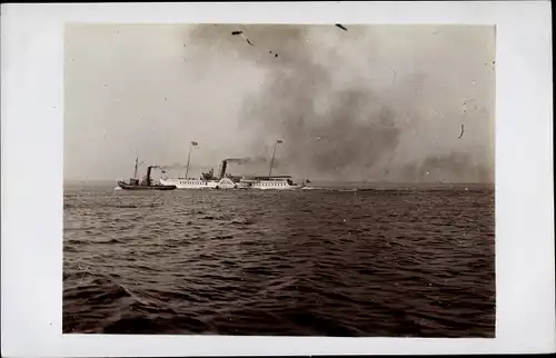 Foto Ak Seebäderdampfer Cobra auf der Uberelbe, HAPAG, Bringt Passagiere vom Imperator, Lachmund