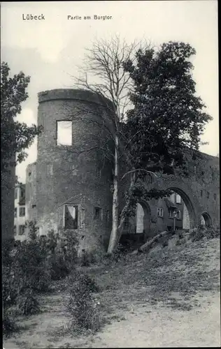 Ak Hansestadt Lübeck, Partie am Burgtor