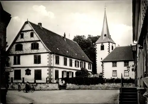 Ak Fränkisch Crumbach im Odenwald, Schloss und Kirche