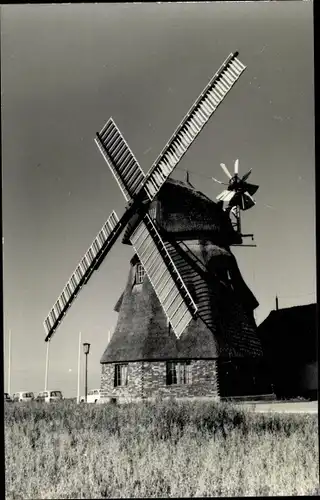 Foto Ak Hagenow, Außenansicht einer alten Windmühle
