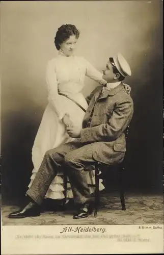 Studentika Ak Alt Heidelberg, Student mit junger Frau, Es steht ein Baum im Odenwald