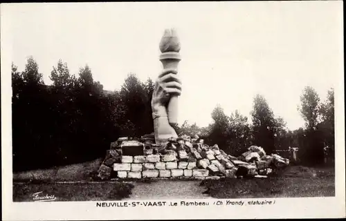 Ak Neuville Saint Vaast Pas de Calais, Le Flambeau