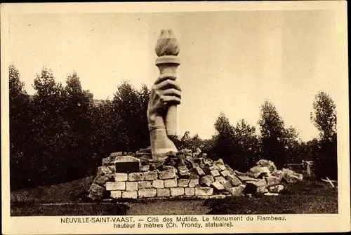 Ak Neuville Saint Vaast Pas de Calais, Le Monument du Flambeau