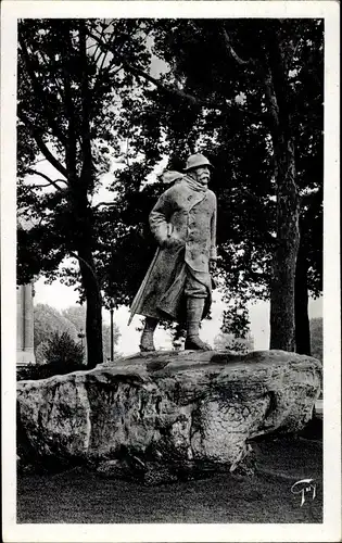 Ak Paris VIII., La Statue du President Georges Clemenceau