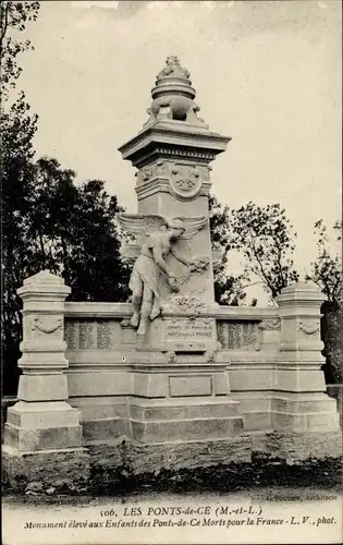 Ak Ponts de Ce Maine et Loire, Monument eleve aux Enfants des Ponts de Ce Morts pour la France