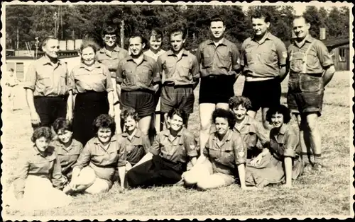 Foto Ak FDJ, Gruppenaufnahme, DDR