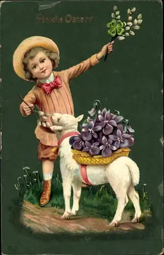 Ak Glückwunsch Ostern, Junge mit Lamm, Kleeblätter, Veilchen