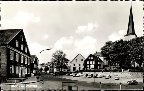 Ak Halver im Märkischen Kreis, Ortsmitte mit Kirche, Parkplatz