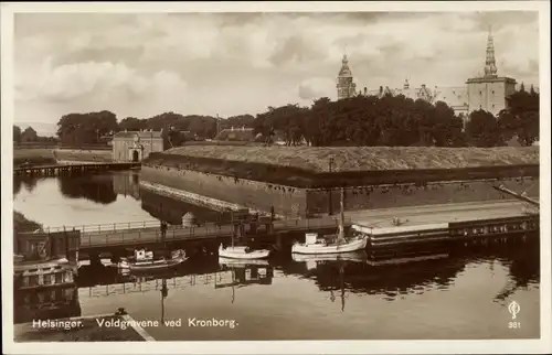 Ak Helsingør Helsingör Dänemark, Voldgravene ved Kronborg