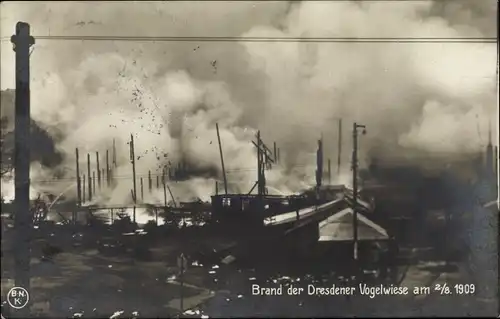 Ak Dresden Zentrum, Brand der Vogelwiese 2.8.1909, Feuer, Ruinen