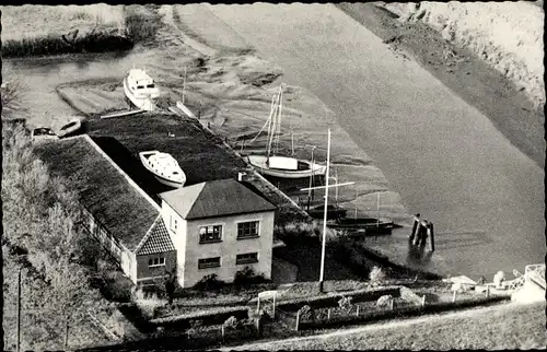 Ak Weener Ostfriesland, Haus aus Vogelschau, Boote