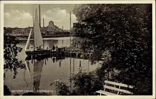Ak Neustadt in Holstein, Hafenpartie, Hotel Seeburg, Segelboot