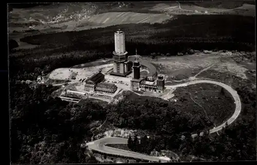 Ak Schmitten Niederreifenberg, Fliegeraufnahme, Großer Feldberg, UKW Sender, Aussichtsturm