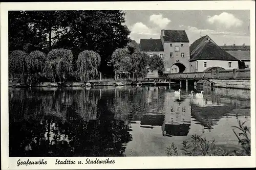 Ak Grafenwöhr in Bayern, Stadttor, Stadtweiher