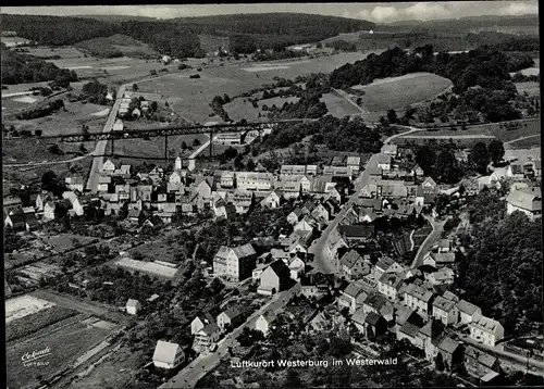 Ak Westerburg im Westerwald, Fliegeraufnahme vom Ort