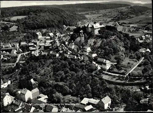 Ak Westerburg im Westerwald, Fliegeraufnahme vom Ort