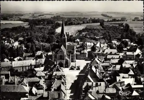 Ak Marle Aisne, L'Eglise, Le Monument, Vue aerienne