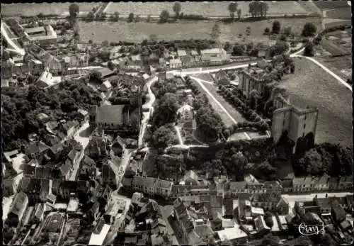 Ak La Ferté Milon Aisne, Le Vieux Chateau, L'Eglise Notre Dame, Vue aerienne